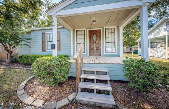 $1,200 | 2303 12th Street, Pascagoula, MS 39567