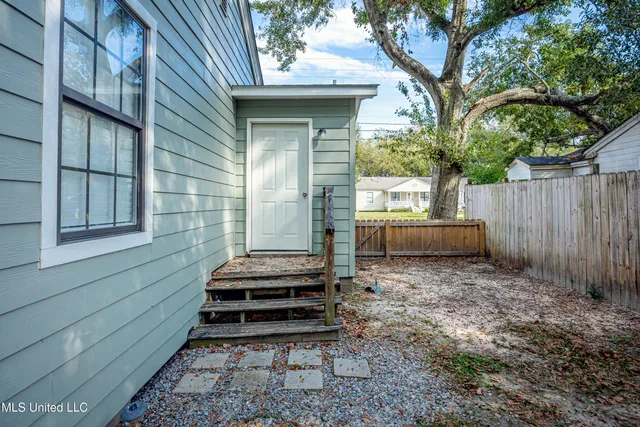 $1,200 | 2303 12th Street, Pascagoula, MS 39567
