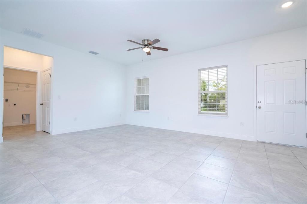 16919 Southwest 37th Terrace Road Ocala, FL 34473 - Photo 4 of 29 Gallery Image 4