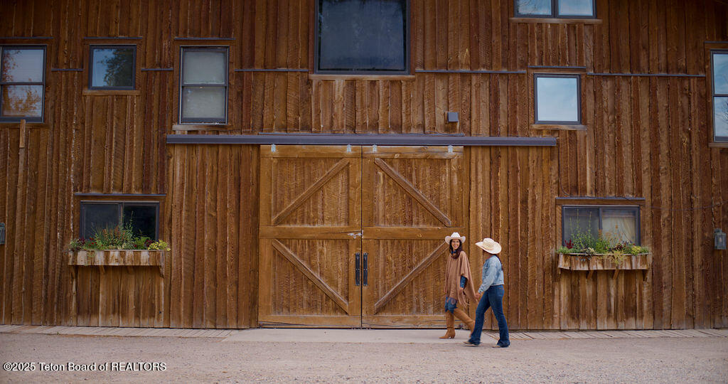15505 Wagon Road Jackson, WY 83001 - Photo 22 of 25 Ranch Barn