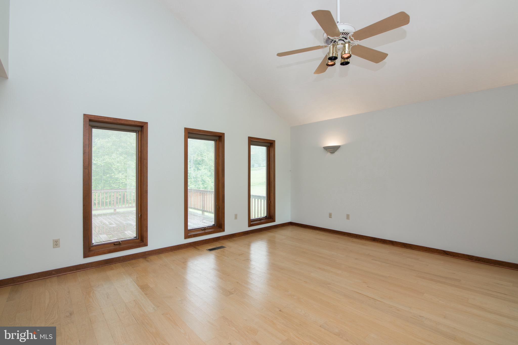 870 Peck Road Downingtown, PA 19335 - Photo 4 of 22 Gallery Image 4