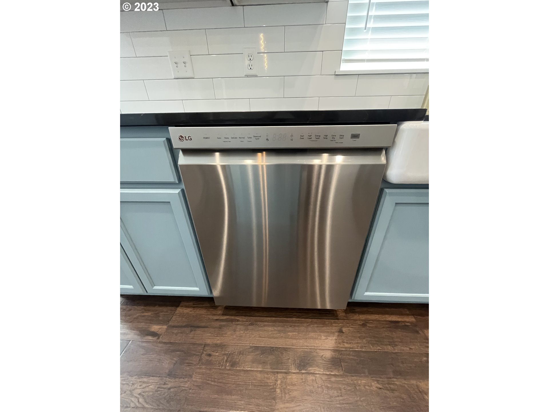 1062 B Street Springfield, OR 97477 - Photo 13 of 33 a close view of door