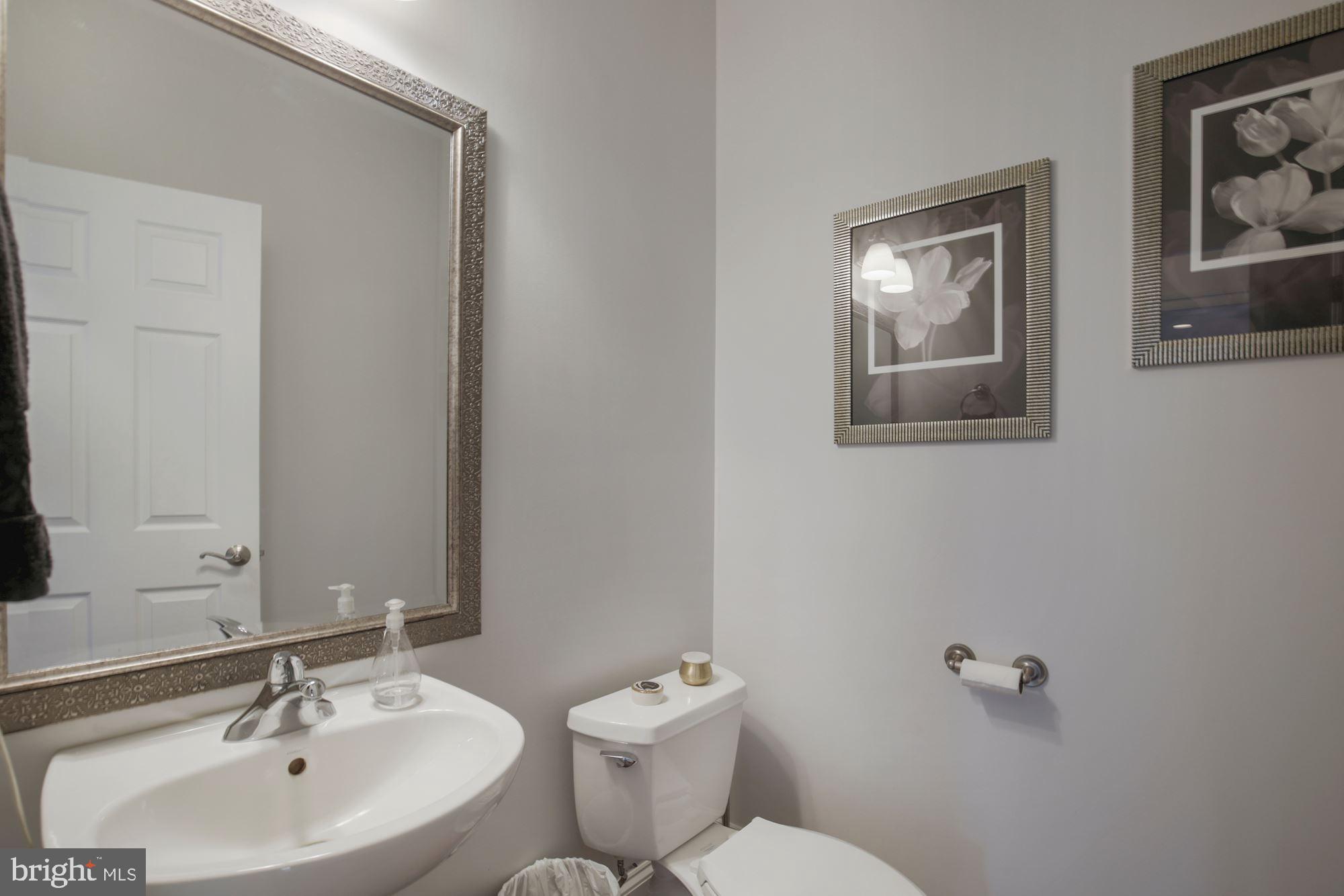 33415 Austin Grove Road Bluemont, VA 20135 - Photo 13 of 58 Main Level powder room