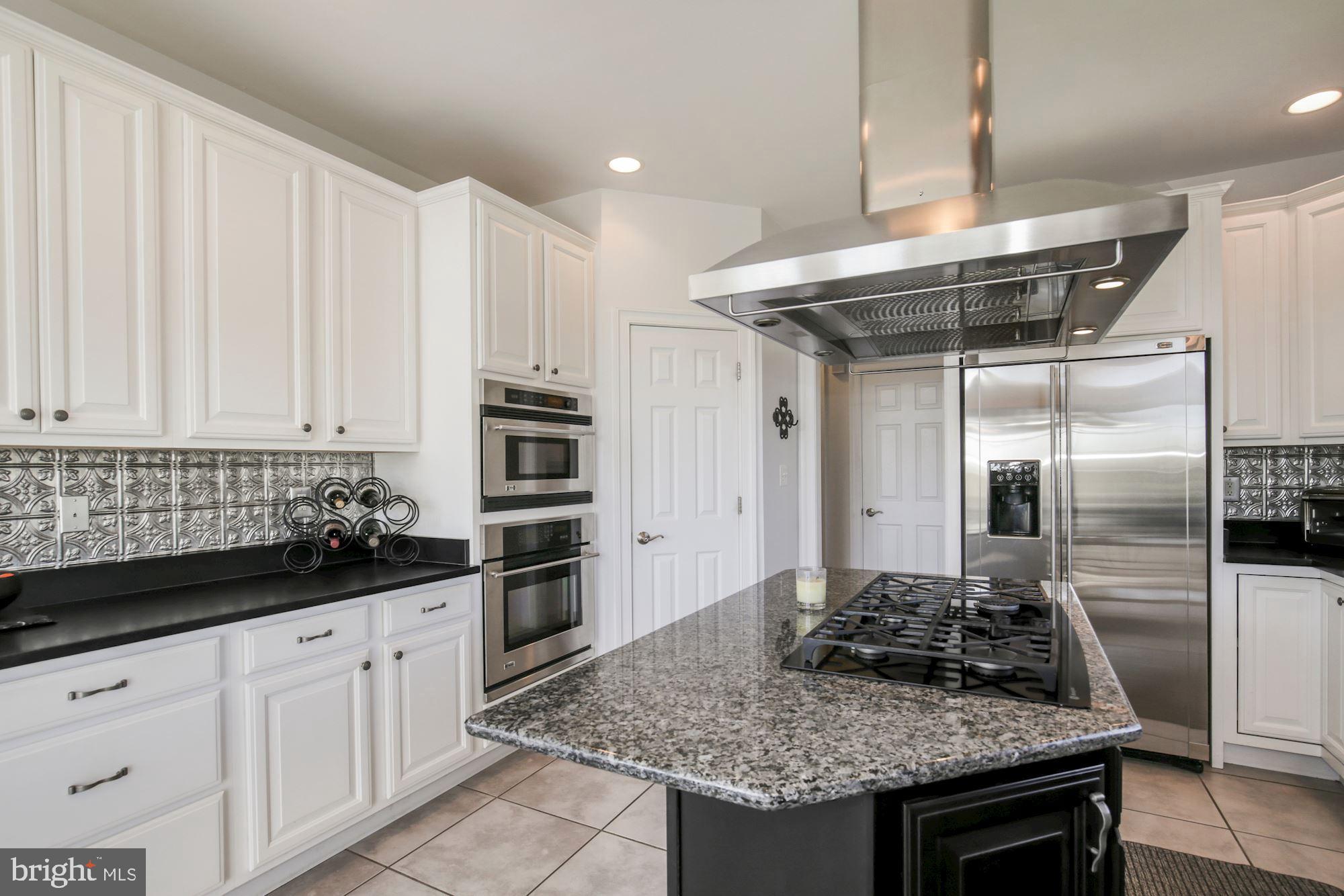 33415 Austin Grove Road Bluemont, VA 20135 - Photo 24 of 58 Cooktop and hood