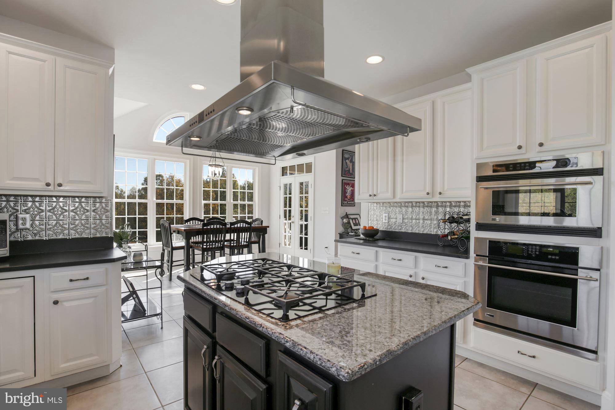 33415 Austin Grove Road Bluemont, VA 20135 - Photo 7 of 58 Gas cooktop & island