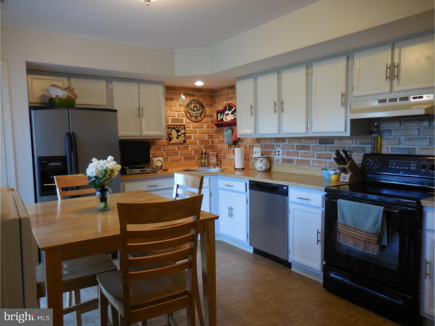 2017 Clonmel Road Harleysville, PA 19438 - Photo 6 of 17 Kitchen
