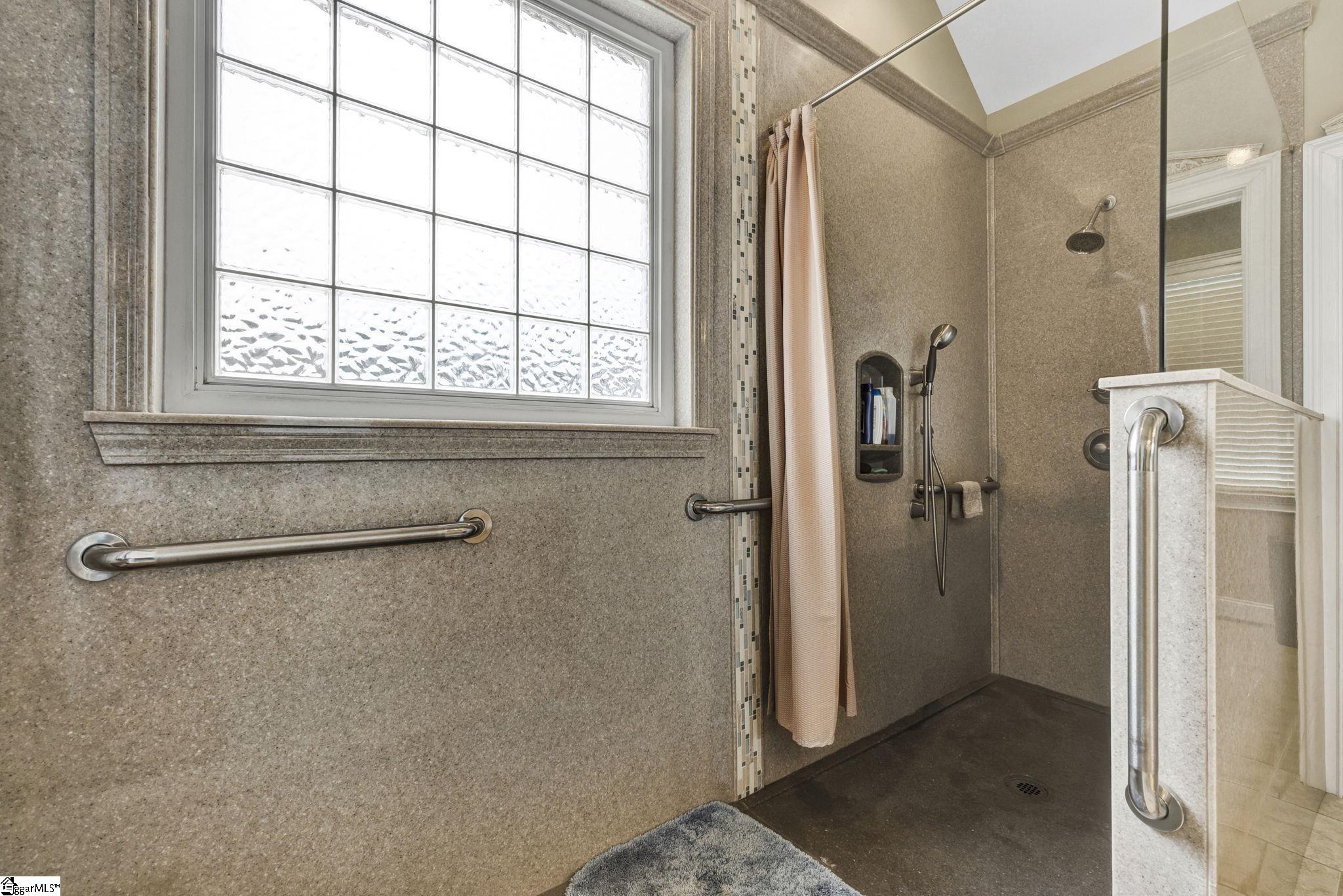 2535 Standing Springs Road Greenville, SC 29605 - Photo 11 of 36