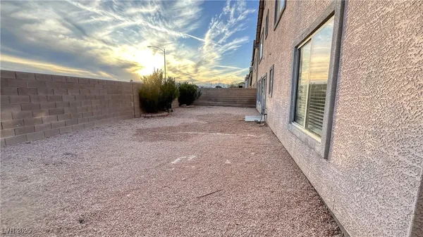 $2,350 | 721 East Caballo Hills Avenue, North Las Vegas, NV 89081