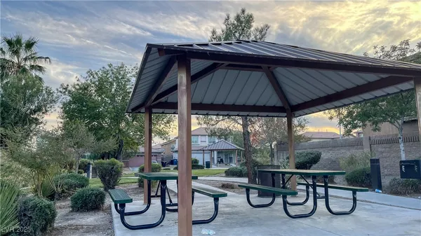 $2,350 | 721 East Caballo Hills Avenue, North Las Vegas, NV 89081