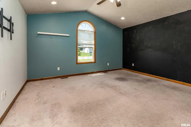 $249,000 | 309 Evergreen Trail, Herrin, IL 62948