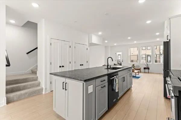 $637,000 | 850 Mount Curve Boulevard, Unit H, St. Paul, MN 55116
