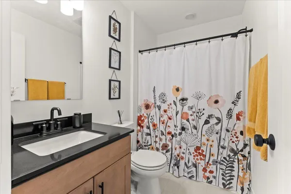 $637,000 | 850 Mount Curve Boulevard, Unit H, St. Paul, MN 55116