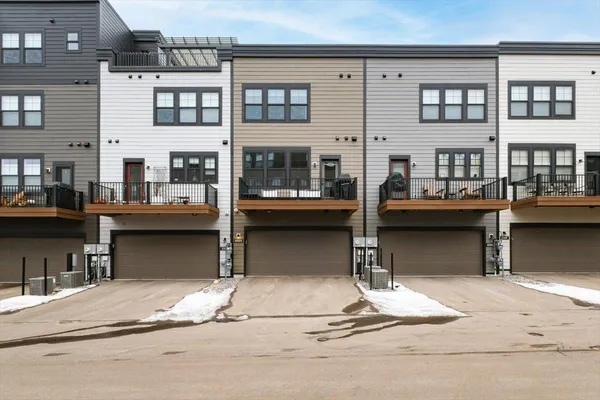 $637,000 | 850 Mount Curve Boulevard, Unit H, St. Paul, MN 55116