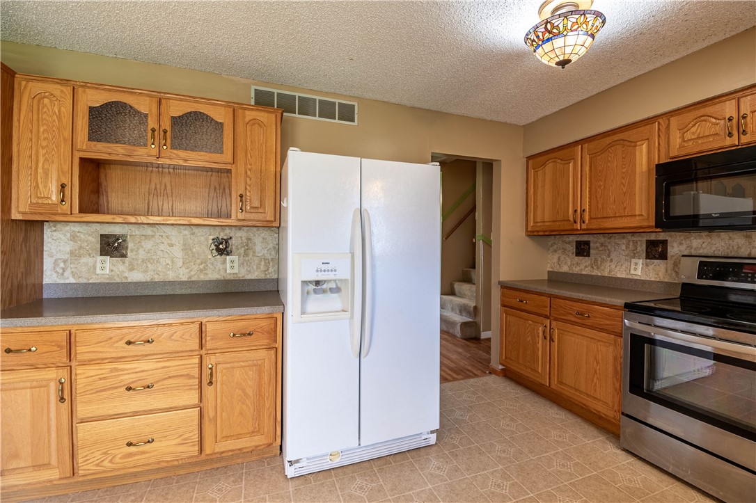 2923 Burgener Court Decatur, IL 62521 - Photo 11 of 31