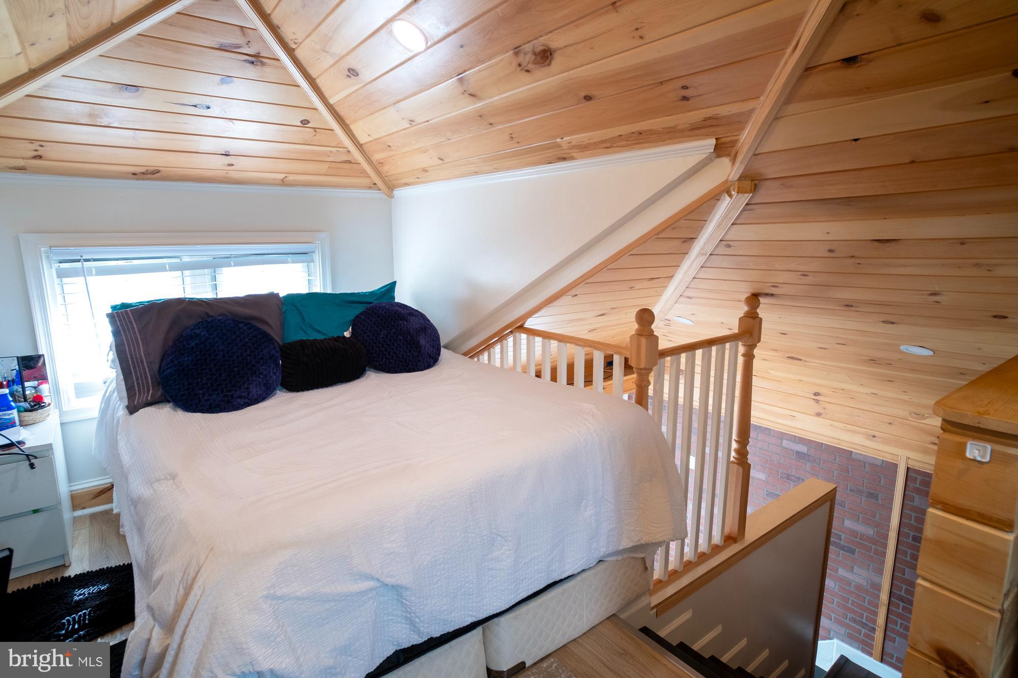 1416 Sulphur Spring Road Halethorpe, MD 21227 - Photo 17 of 42 a view of balcony with furniture