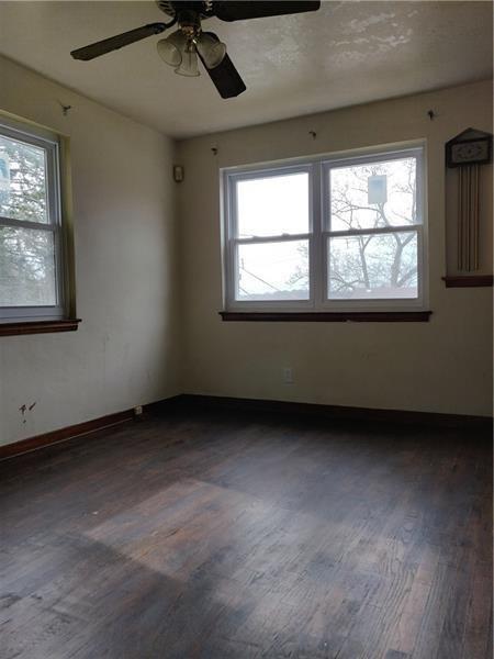 2066 Lindsay Road Pittsburgh, PA 15221 - Photo 4 of 13 Dining room