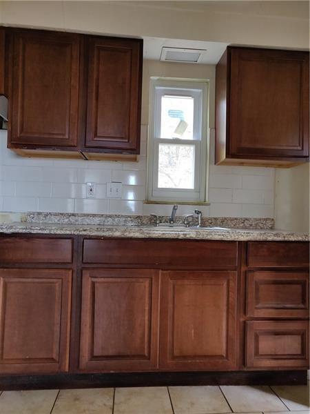 2066 Lindsay Road Pittsburgh, PA 15221 - Photo 5 of 13 Kitchen