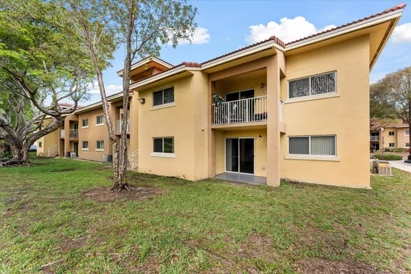 $2,595 | 6881 Northwest 173rd Drive, Hialeah, FL 33015