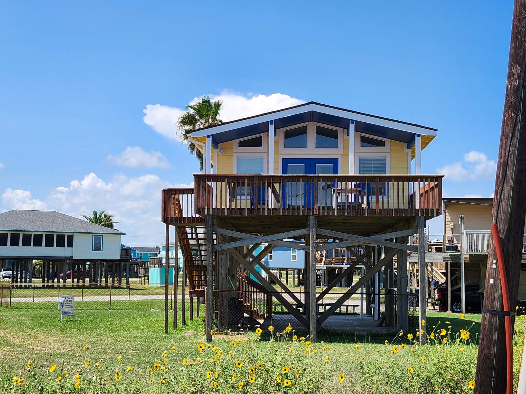 819 Seashell Drive Surfside Beach, TX 77541 - Photo 2 of 27 Super cute trimmed in blue