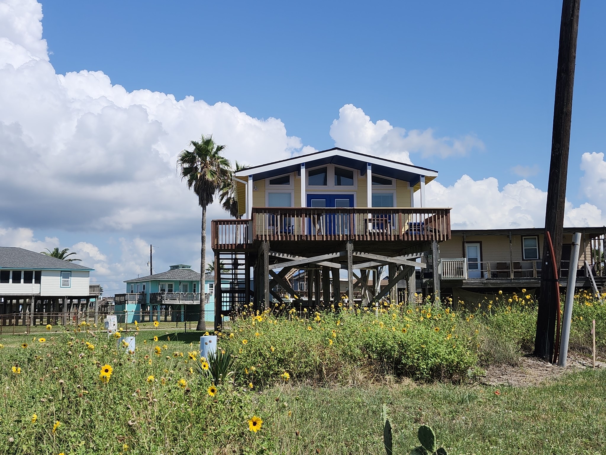 819 Seashell Drive Surfside Beach, TX 77541 - Photo 3 of 36