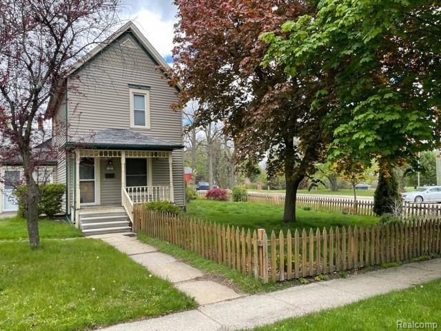 328 Higgins Street Howell, MI 48843 - Photo 2 of 17