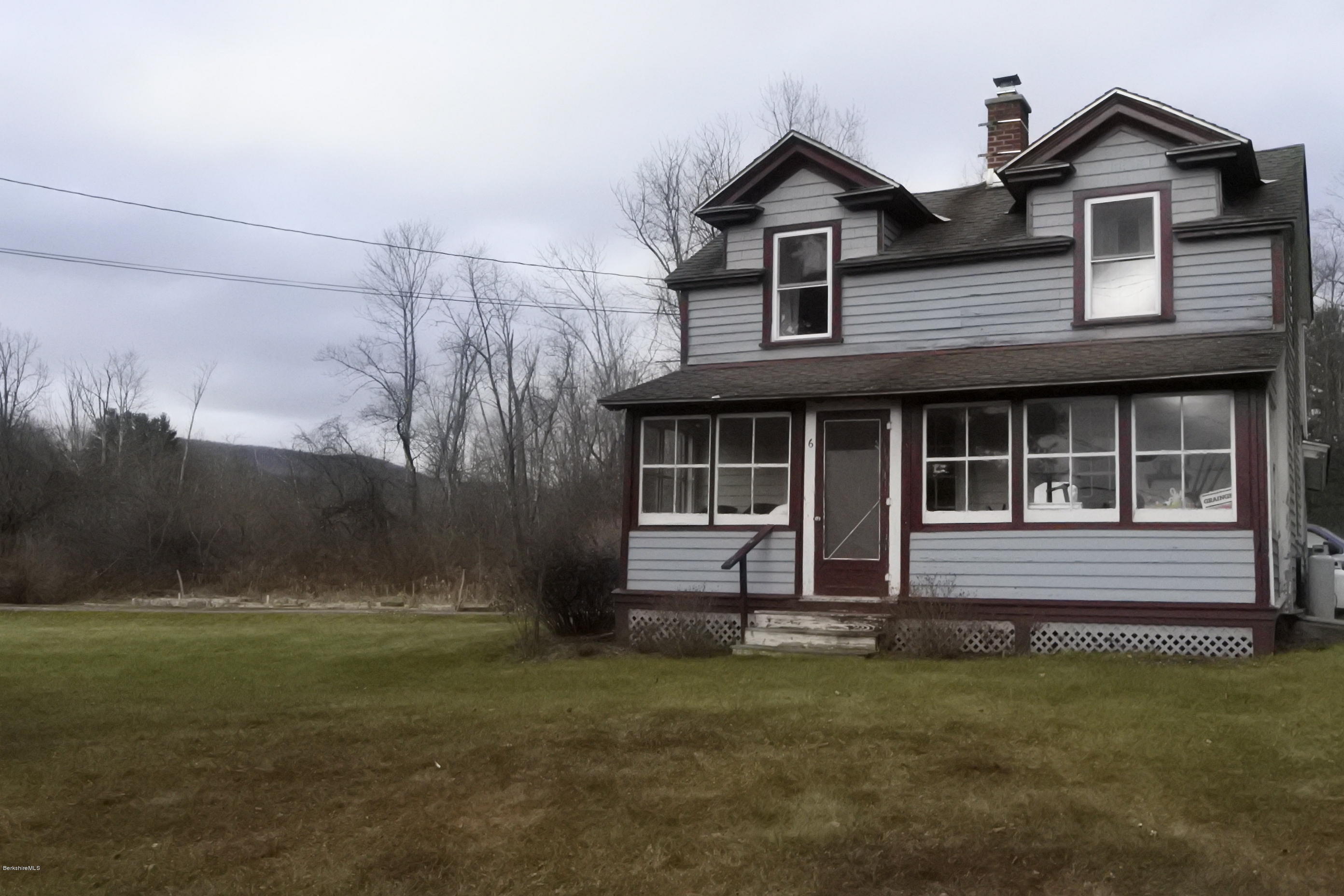 6 West Stockbridge Road Stockbridge, MA 01262 - Photo 2 of 15 a front view of a house with garden