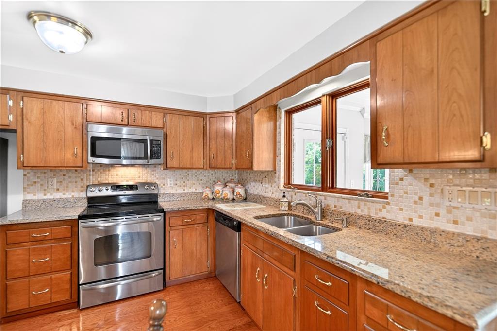 236 Sunset Road Pittsburgh, PA 15237 - Photo 9 of 45 Gallery Image 9