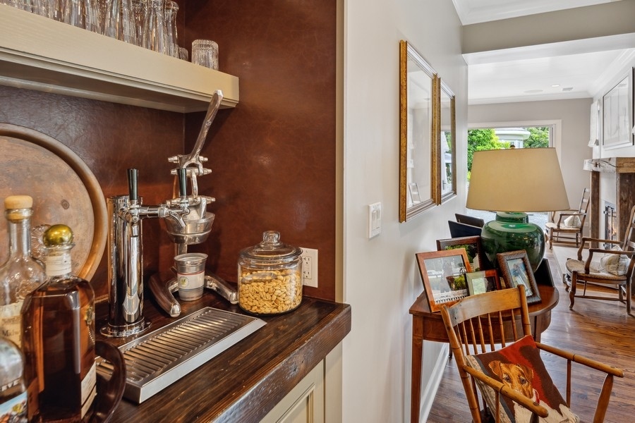 422 Sunset Ridge Road Northfield, IL 60093 - Photo 18 of 52 a view of hall way with furniture