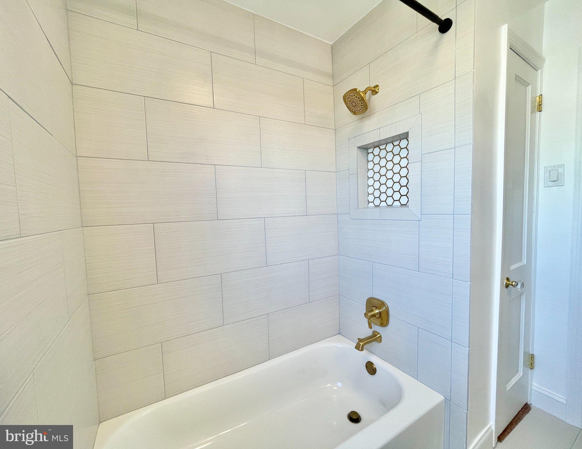 1872 Edgewood Road Towson, MD 21286 - Photo 22 of 48 Main Bathroom