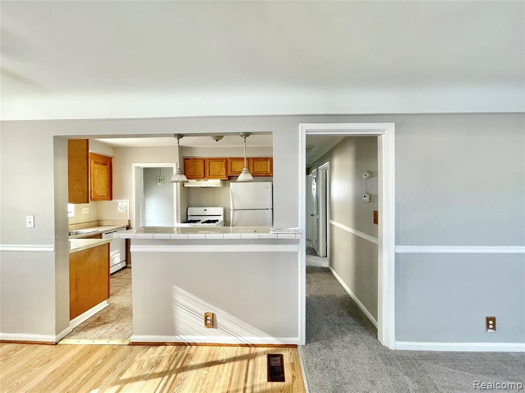 22005 David Avenue Eastpointe, MI 48021 - Photo 5 of 19