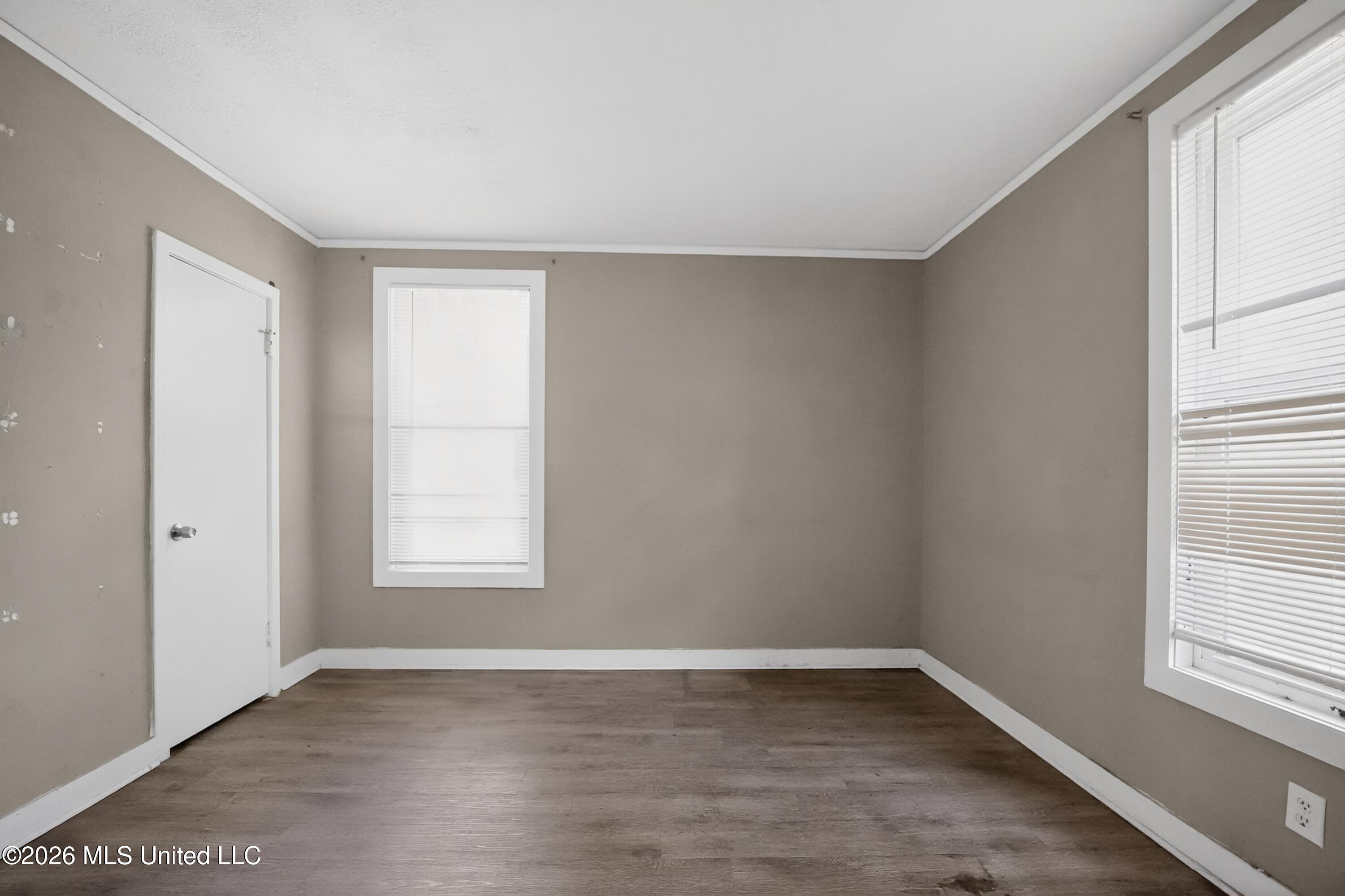 343 Broadmoor Drive Jackson, MS 39206 - Photo 11 of 40 16_343_Broadmoor_Dr-Living_room-6806