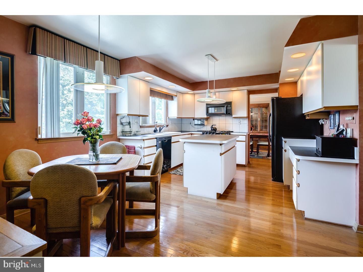 712 Liberty Road Mount Laurel, NJ 08054 - Photo 5 of 19 Kitchen