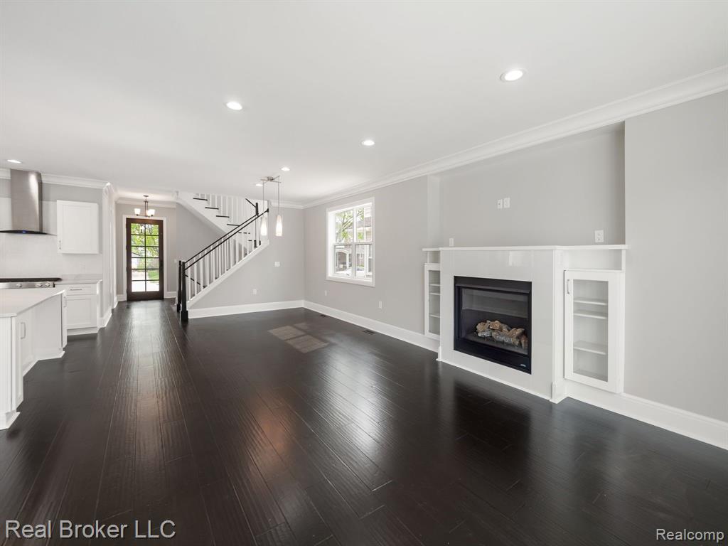 1695 Cole Street Birmingham, MI 48009 - Photo 5 of 39