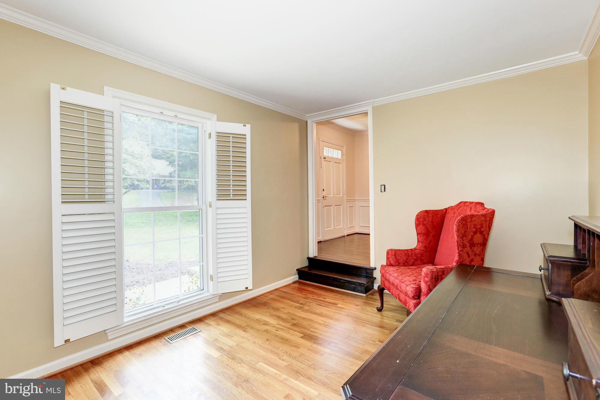 11824 Hunting Ridge Court Potomac, MD 20854 - Photo 12 of 28 Interior (General)