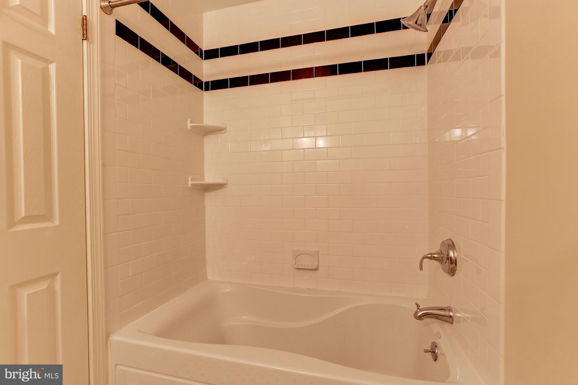 11824 Hunting Ridge Court Potomac, MD 20854 - Photo 19 of 28 Interior (General)