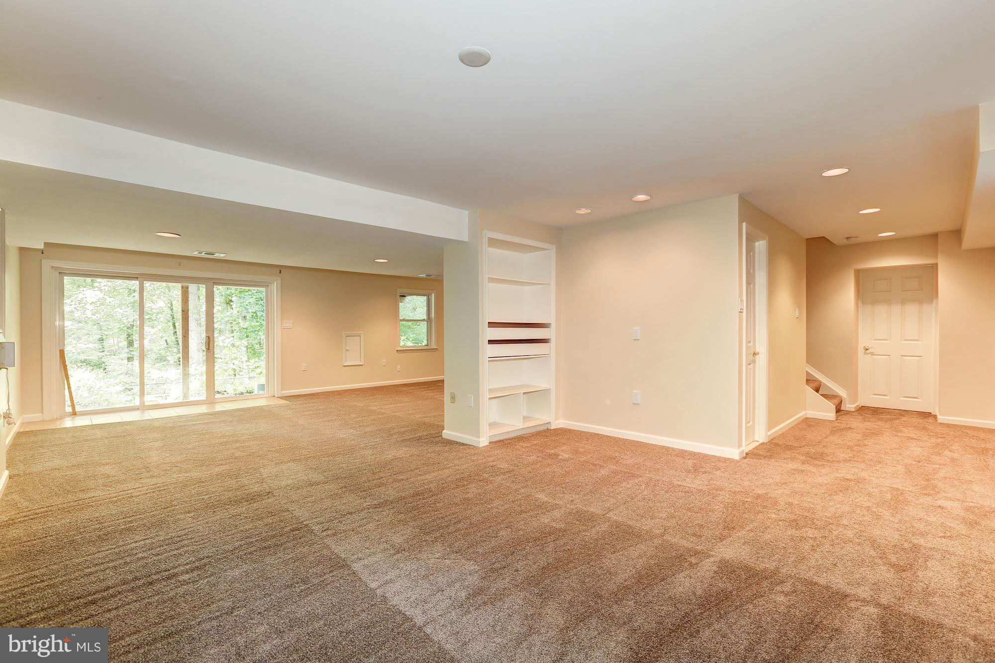 11824 Hunting Ridge Court Potomac, MD 20854 - Photo 21 of 28 Interior (General)