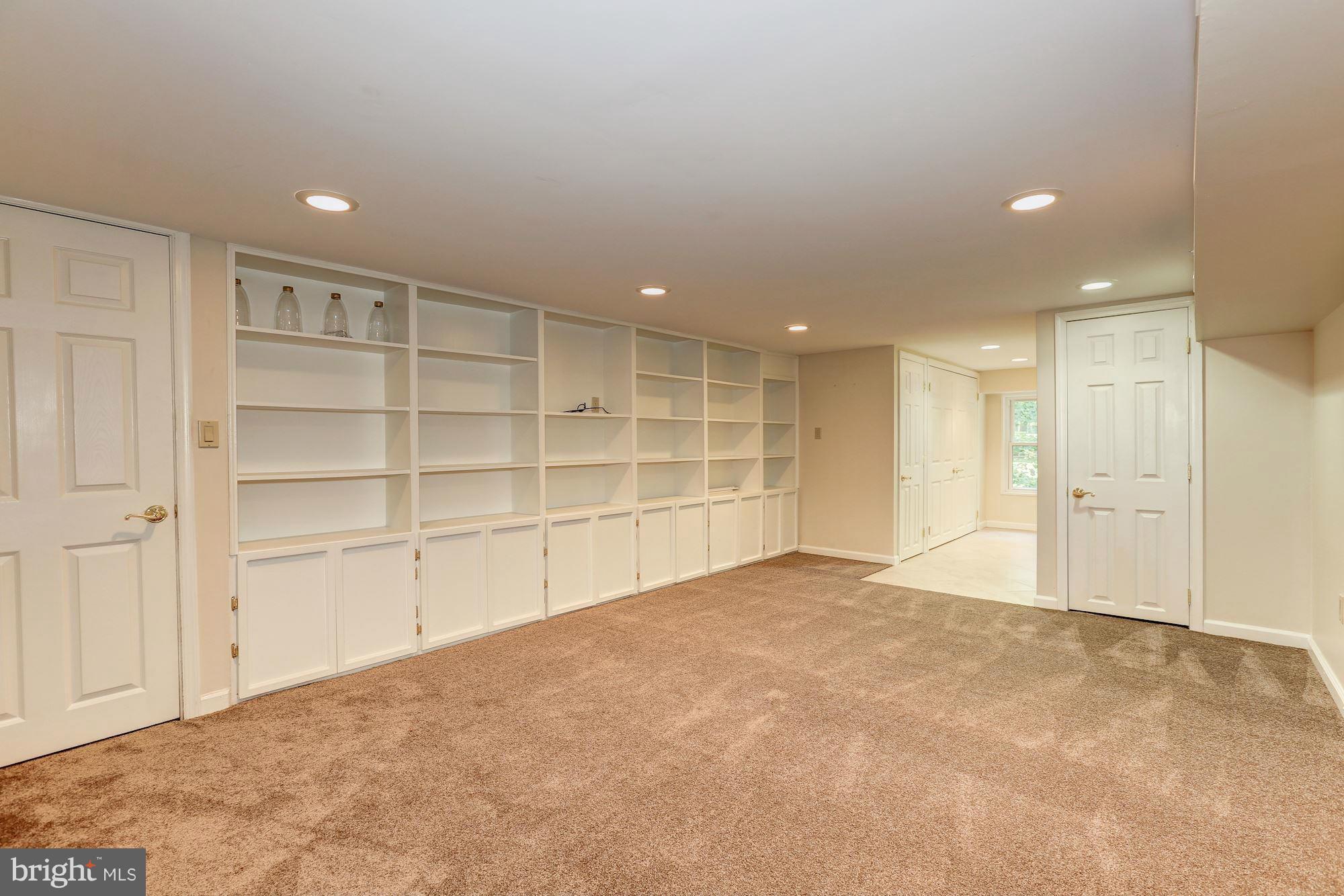 11824 Hunting Ridge Court Potomac, MD 20854 - Photo 22 of 28 Interior (General)