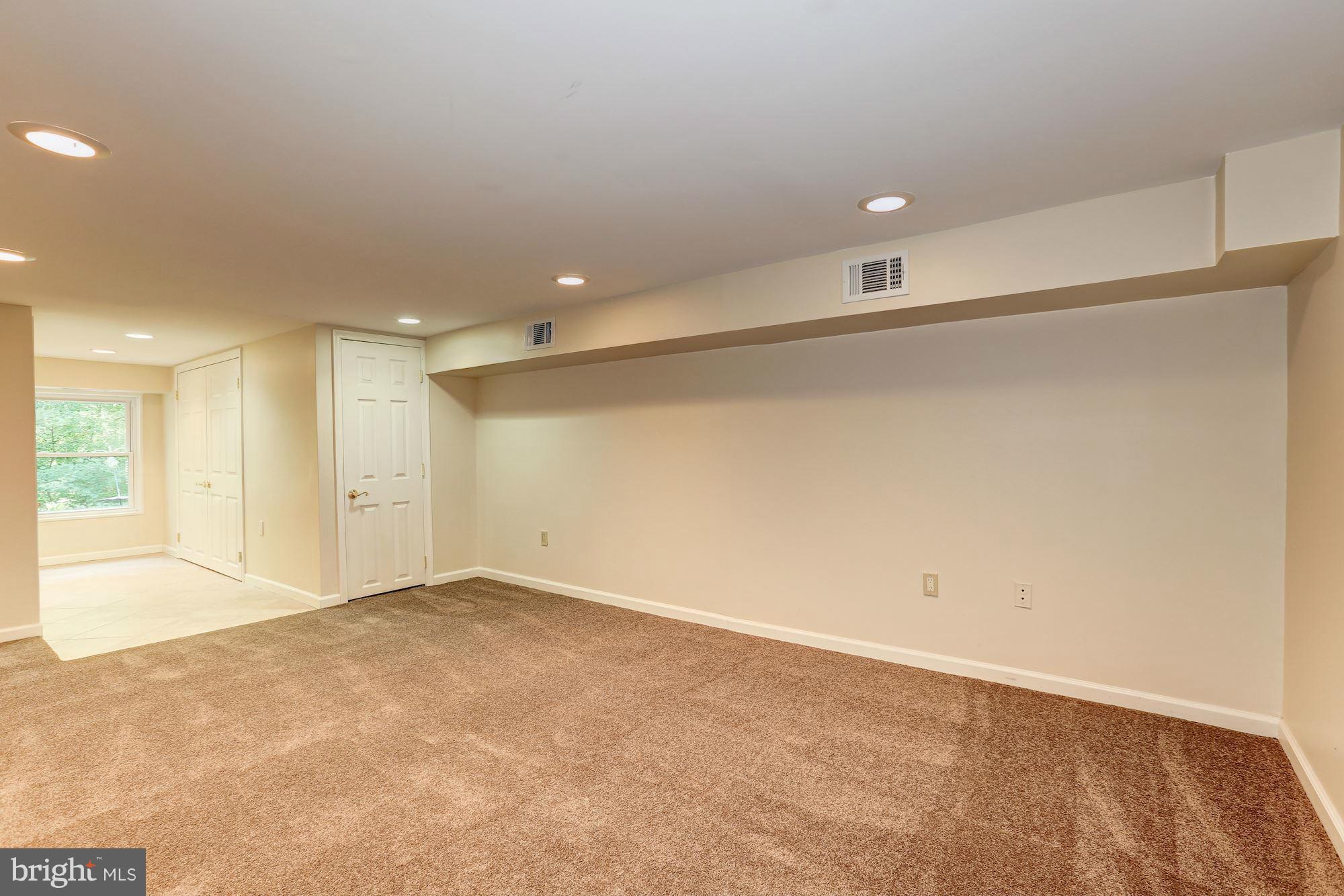 11824 Hunting Ridge Court Potomac, MD 20854 - Photo 23 of 28 Interior (General)