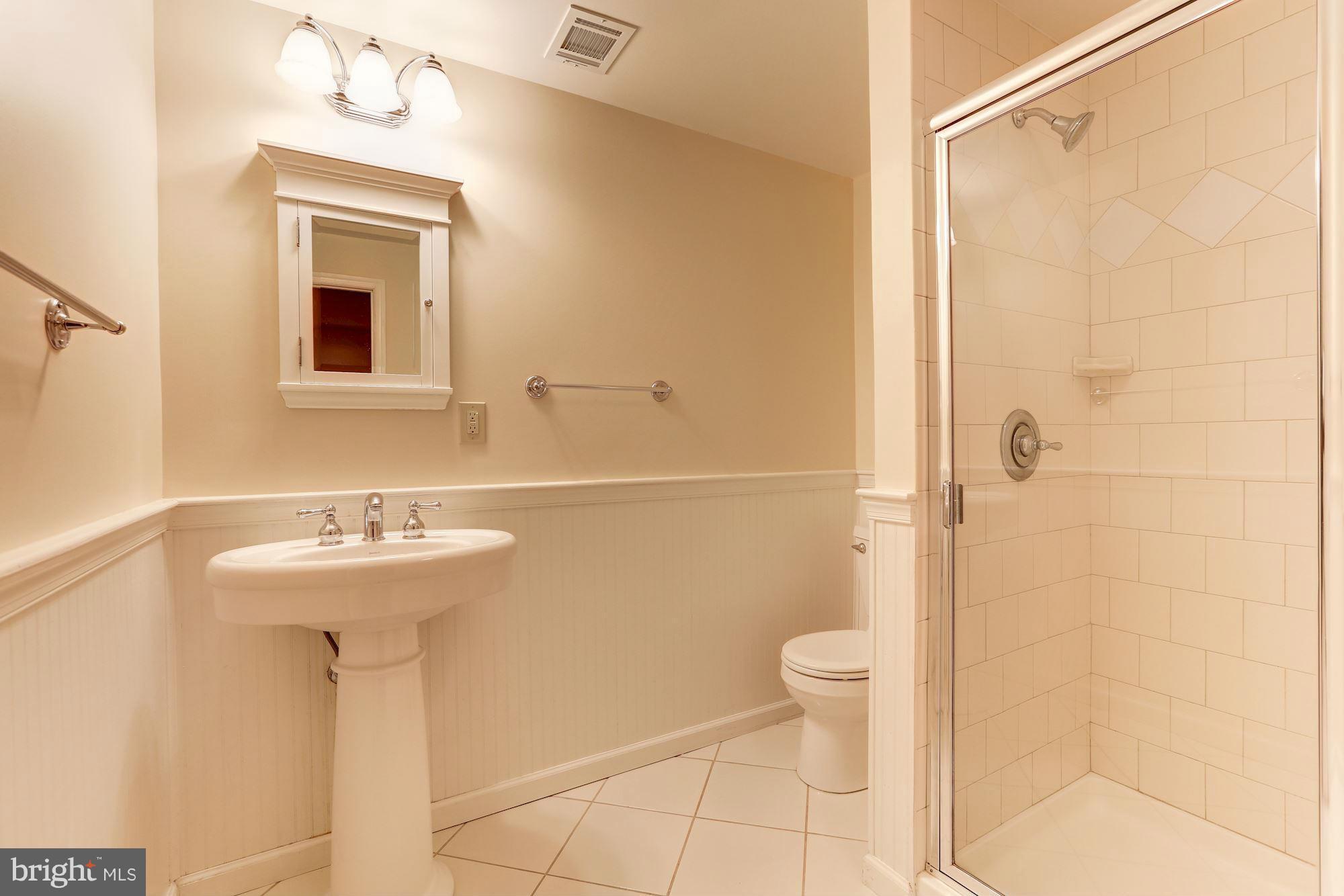 11824 Hunting Ridge Court Potomac, MD 20854 - Photo 24 of 28 Interior (General)