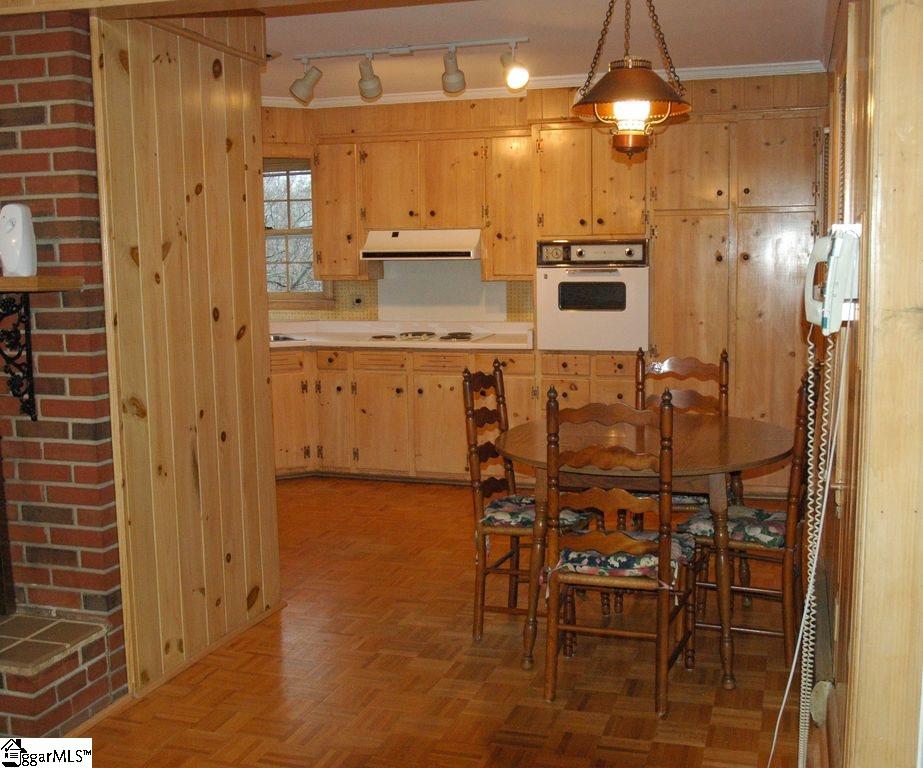 303 Lions Club Road Greenville, SC 29617 - Photo 3 of 31 Gallery Image 3
