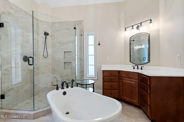 $570,000 | 5666 Chessie Drive, Olive Branch, MS 38654