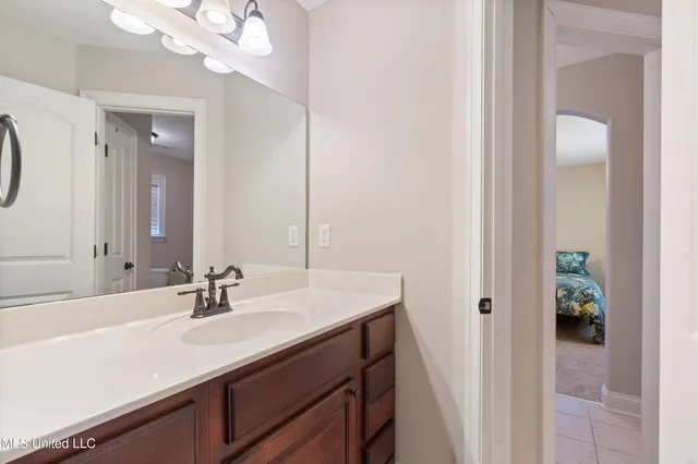 $570,000 | 5666 Chessie Drive, Olive Branch, MS 38654