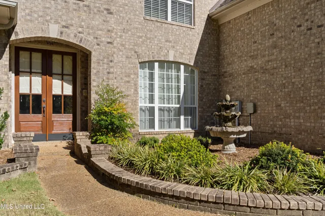 $570,000 | 5666 Chessie Drive, Olive Branch, MS 38654