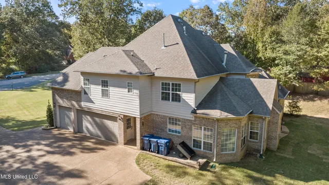 $570,000 | 5666 Chessie Drive, Olive Branch, MS 38654
