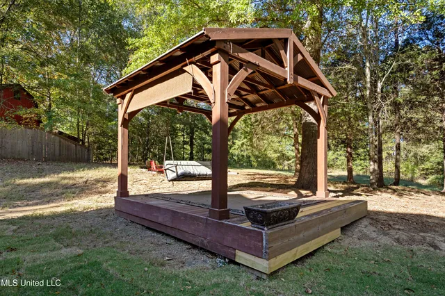 $570,000 | 5666 Chessie Drive, Olive Branch, MS 38654