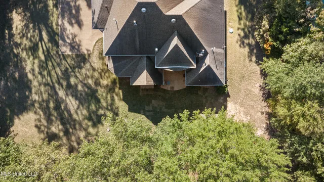 $570,000 | 5666 Chessie Drive, Olive Branch, MS 38654