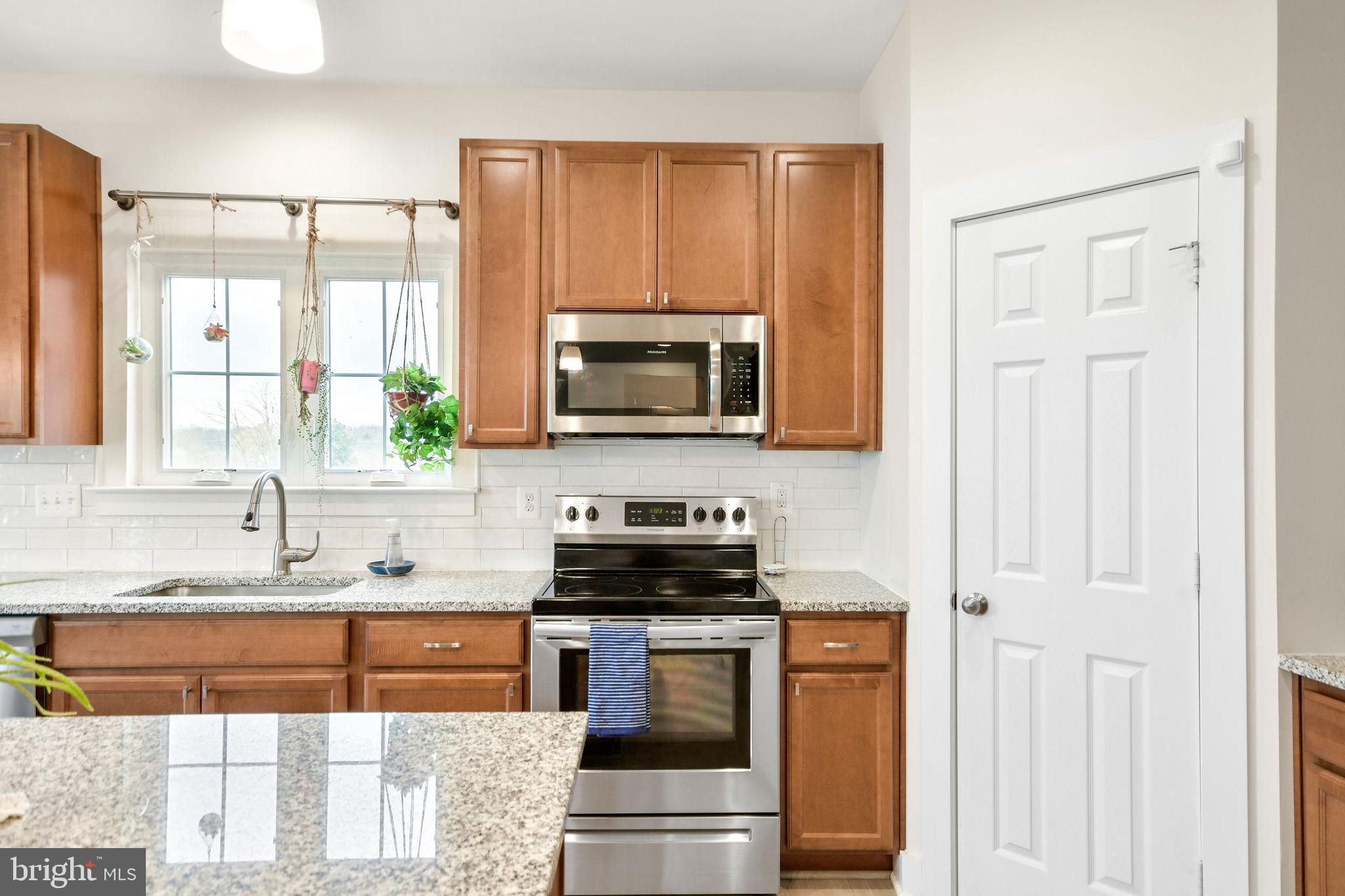 14 Henry House Circle Taneytown, MD 21787 - Photo 12 of 50 Large pantry