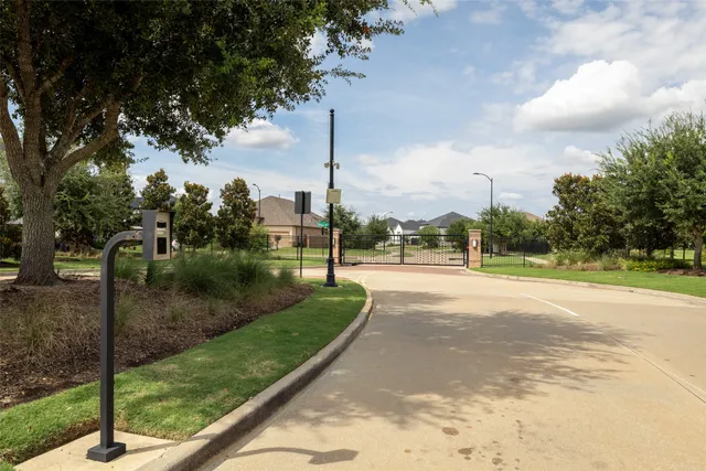 $739,999 | 6410 Prairie Landing Boulevard, Katy, TX 77493