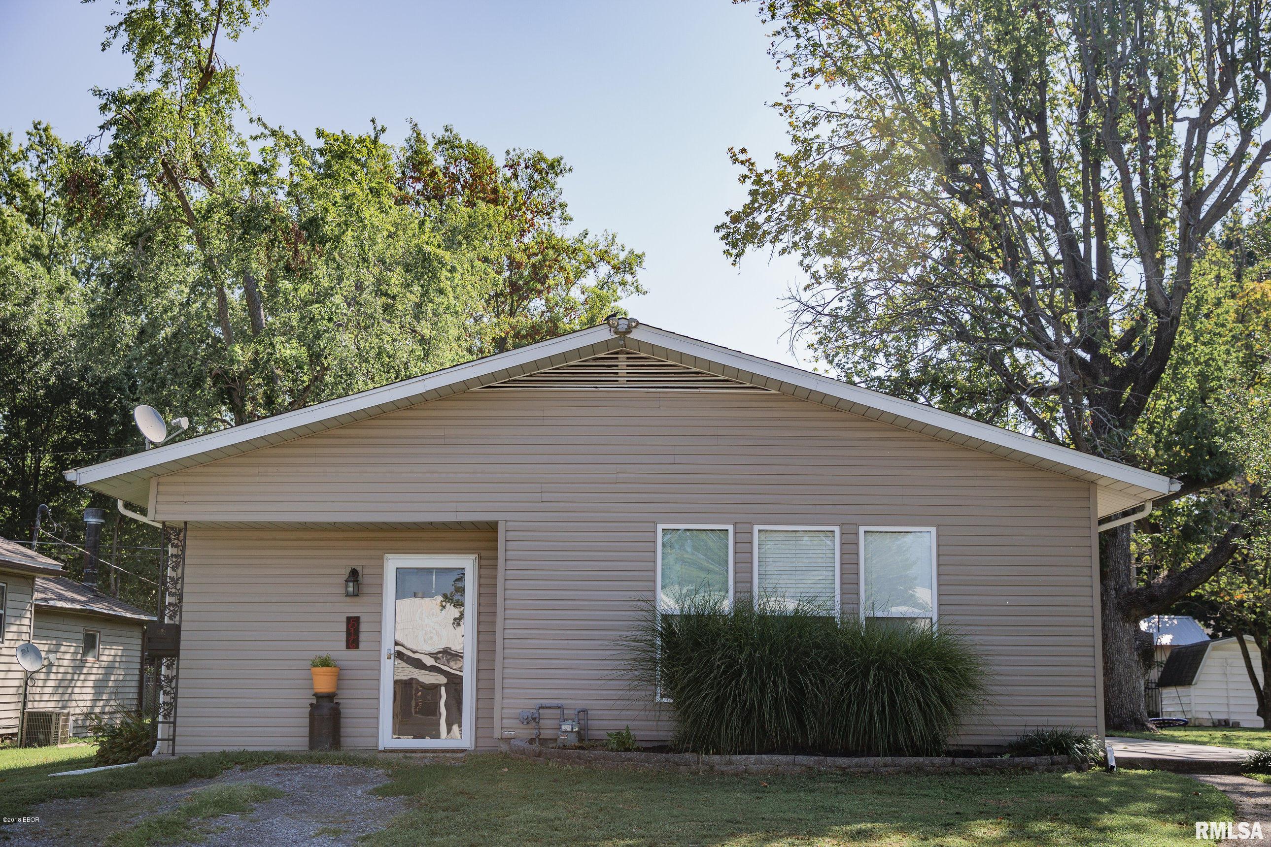 516 South 8th Street Herrin, IL 62948 - Photo 1 of 30