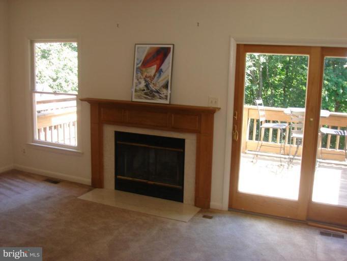 1646 Oak Spring Way Reston, VA 20190 - Photo 7 of 29 Oak Mantel fire place in Living Room